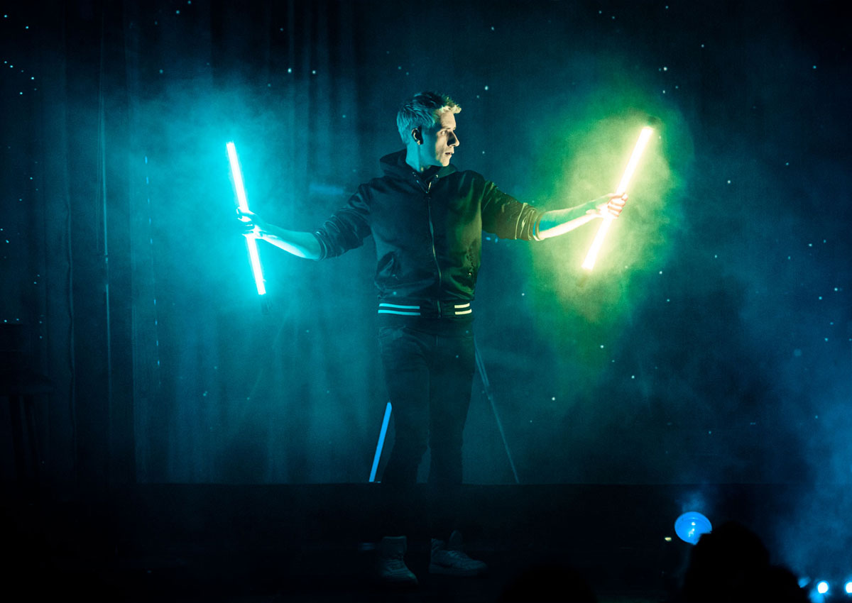 Mellow_Blow-Your-Mind-Tour_Leuchtstäbe(c)mellowmagic